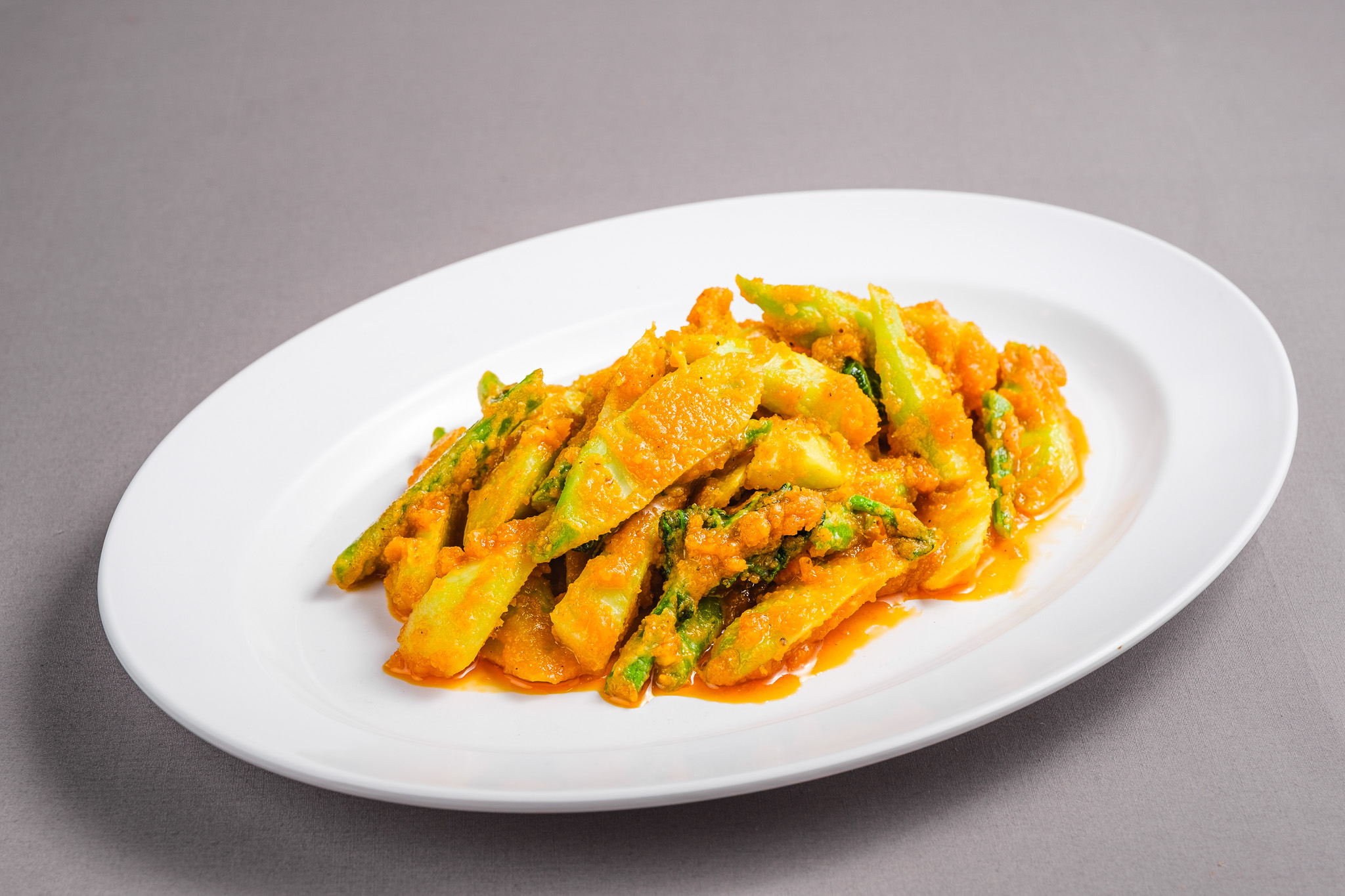 คะน้าผัดไข่เค็ม