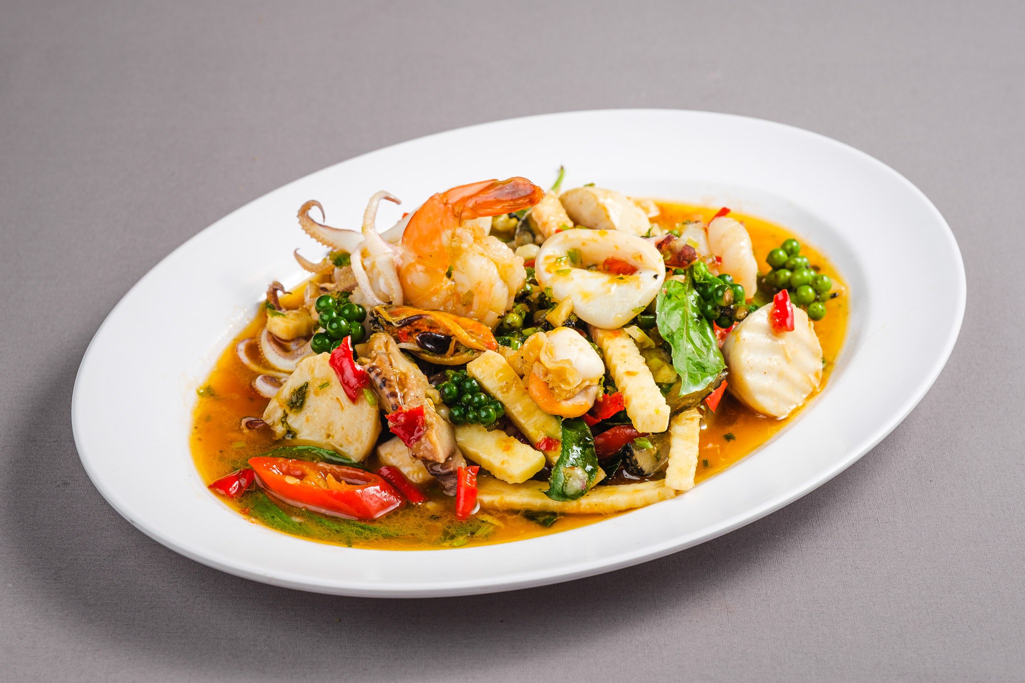 ทะเลผัดขี้เมายอดมะพร้าวอ่อน